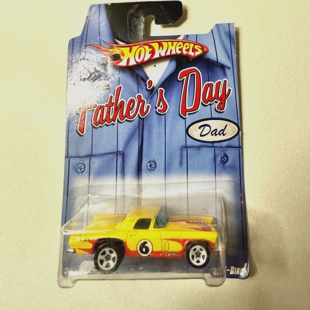 Hot‎ Wheels Fathers Day 2009 57 T-Bird Yellow Diecast Car 1/64 Scale P3511